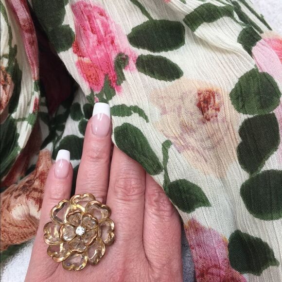 Large flower ring   - Picture 1 of 6